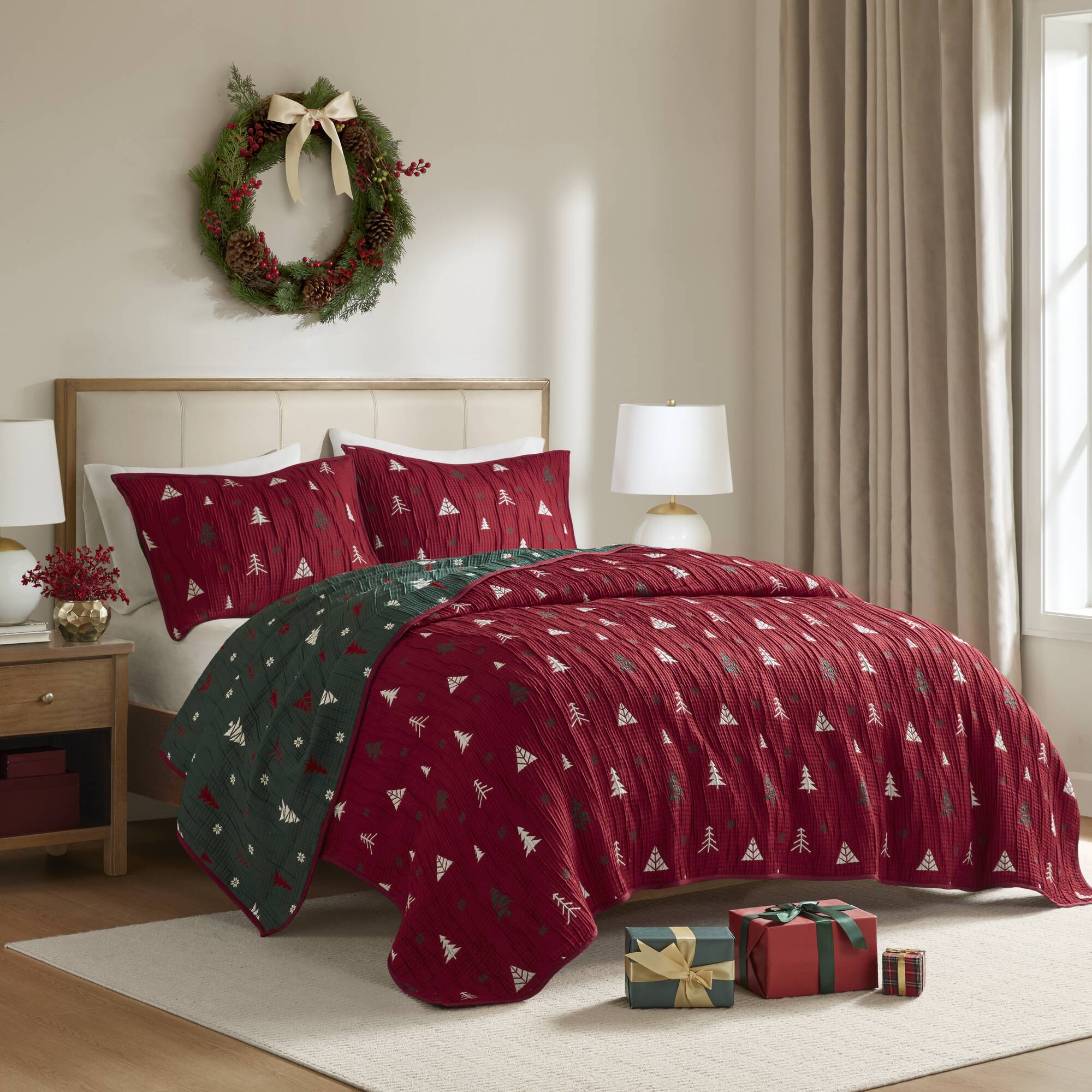 Winter Reversible Christmas 3-Piece Quilt Set - Image 5