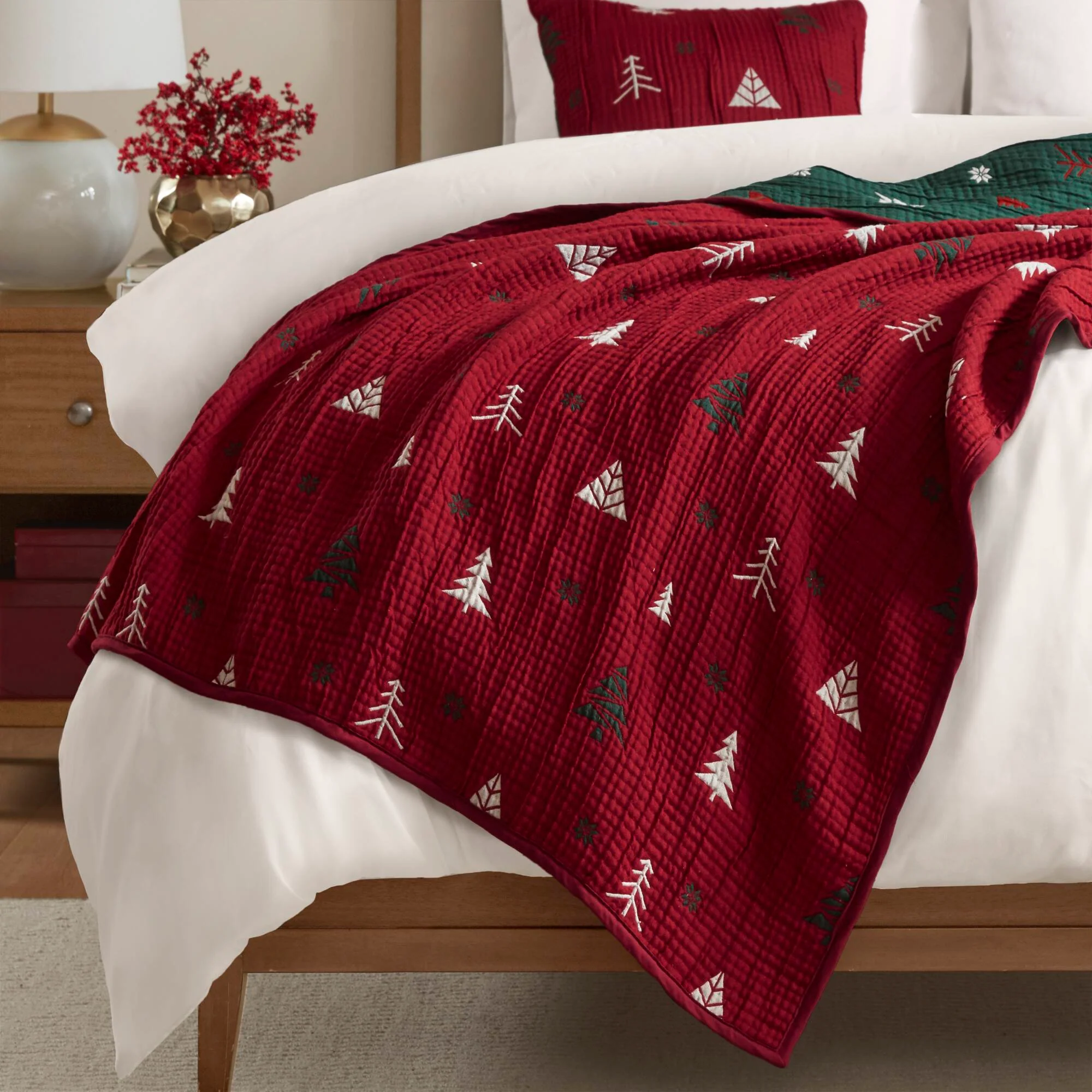 Winter Reversible Christmas Throw Set - Image 2