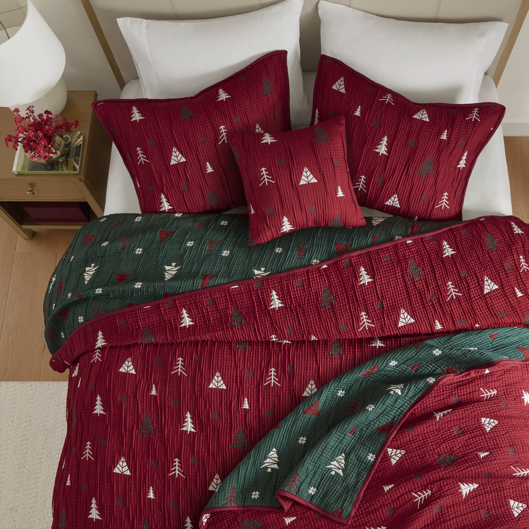 Winter Reversible Christmas Throw Set - Image 6