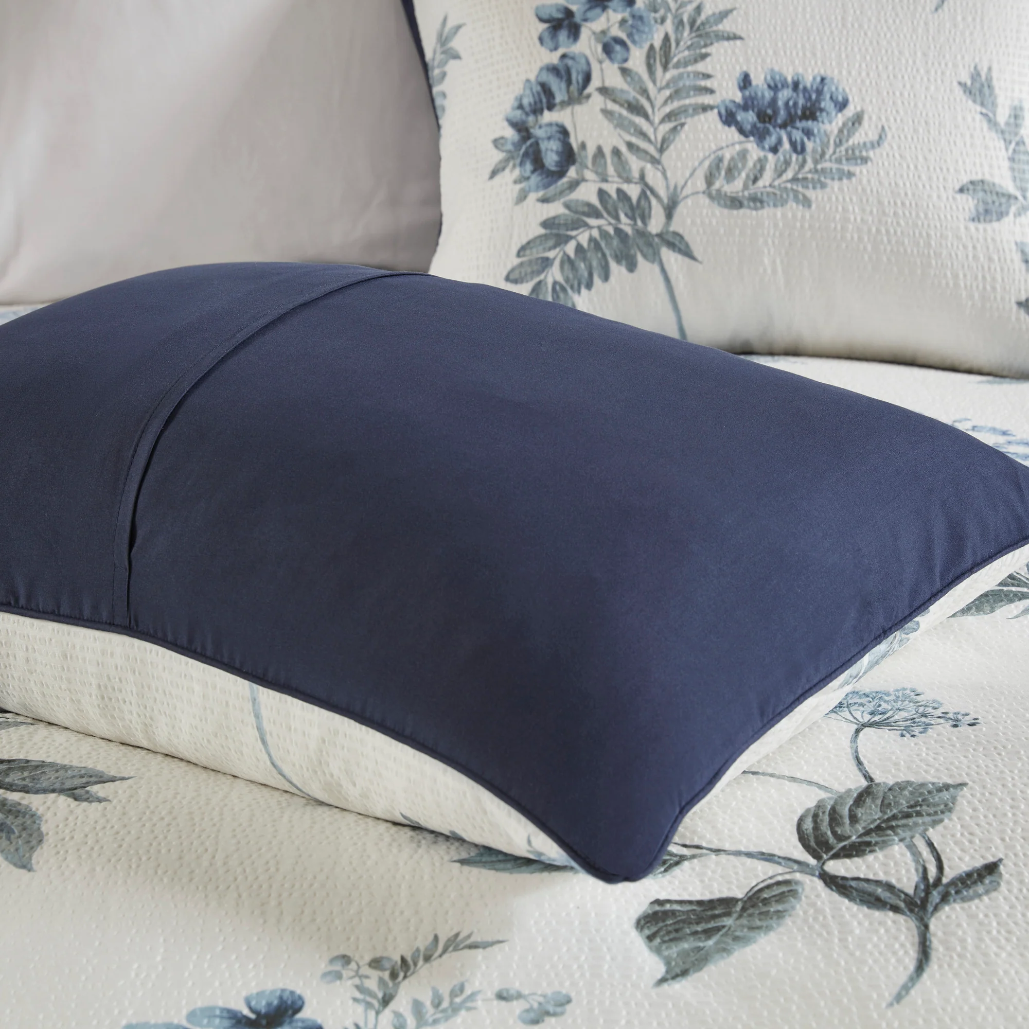 Zennia 7-Piece Printed Seersucker Comforter Set with Throw Blanket - Image 15